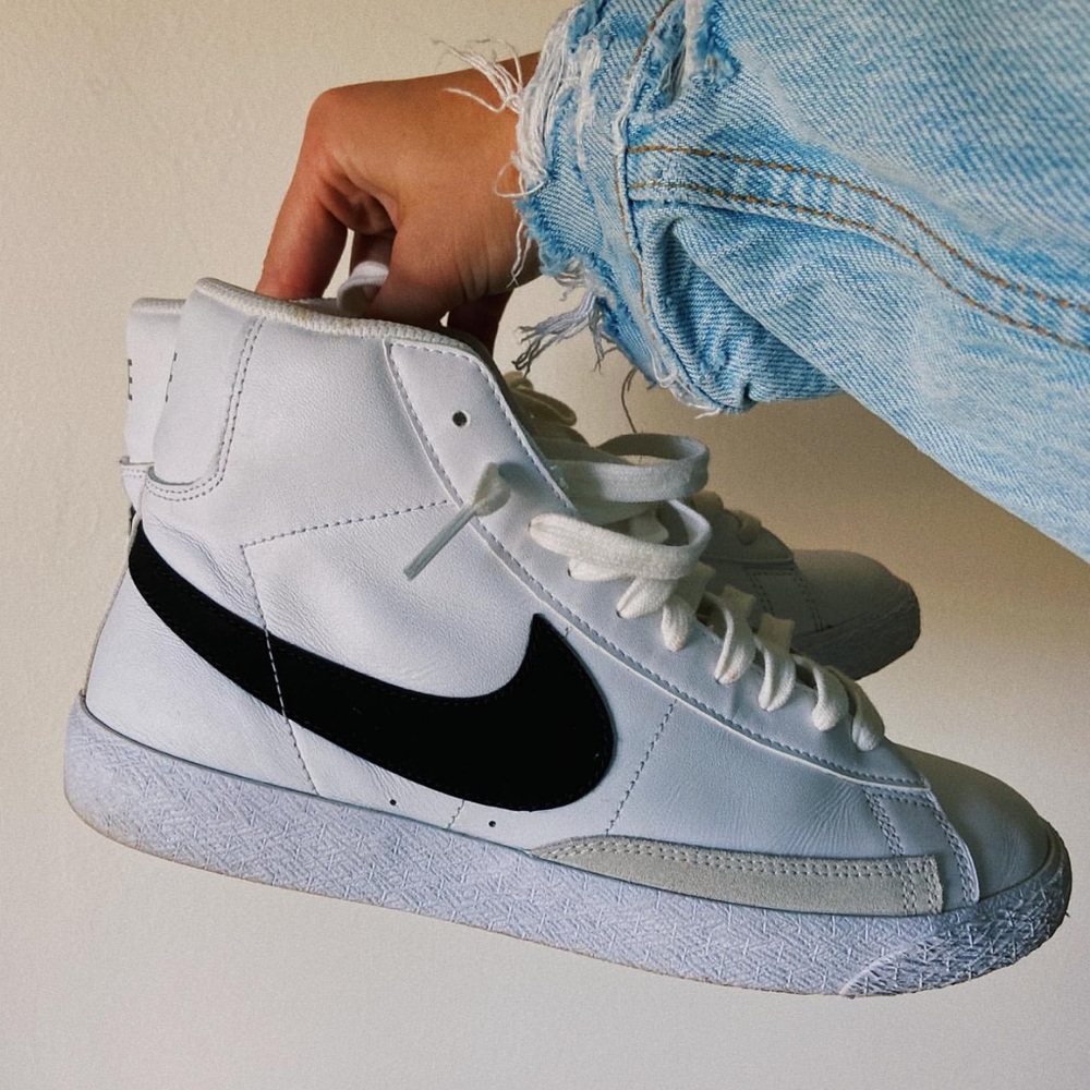 Nike mid blazers 77’s black & white womens size 9